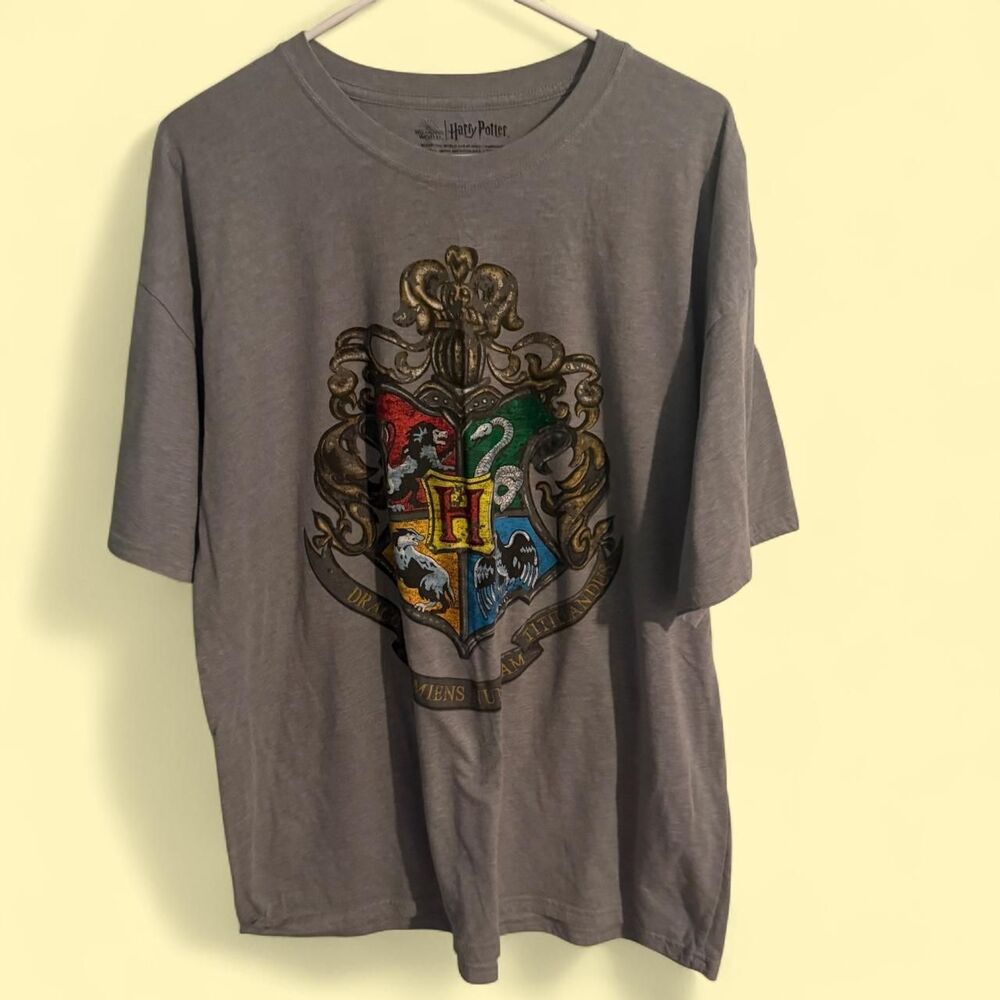 HARRY POTTER shirt mens XL gray graphic casual short sleeve hogwarts crest tee